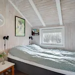 Gunde - 300m To The Fjord By Interhome